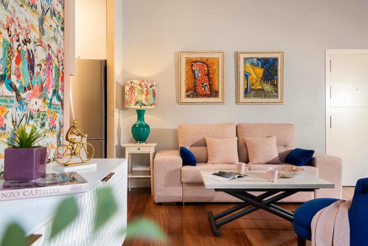 Cathedral Luxury Studio, Swimming Pool And Cathedral Views Sevilla Exteriör bild