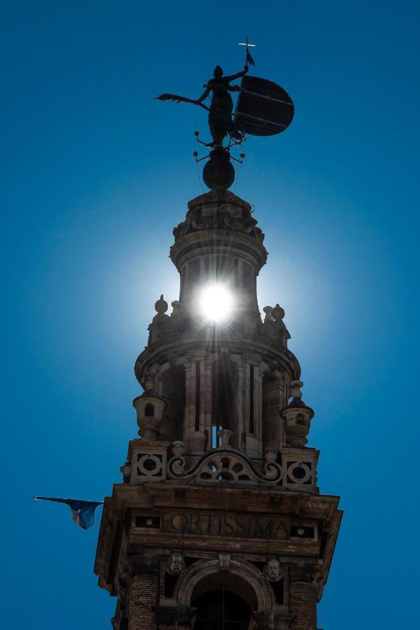Cathedral Luxury Studio, Swimming Pool And Cathedral Views Sevilla Exteriör bild