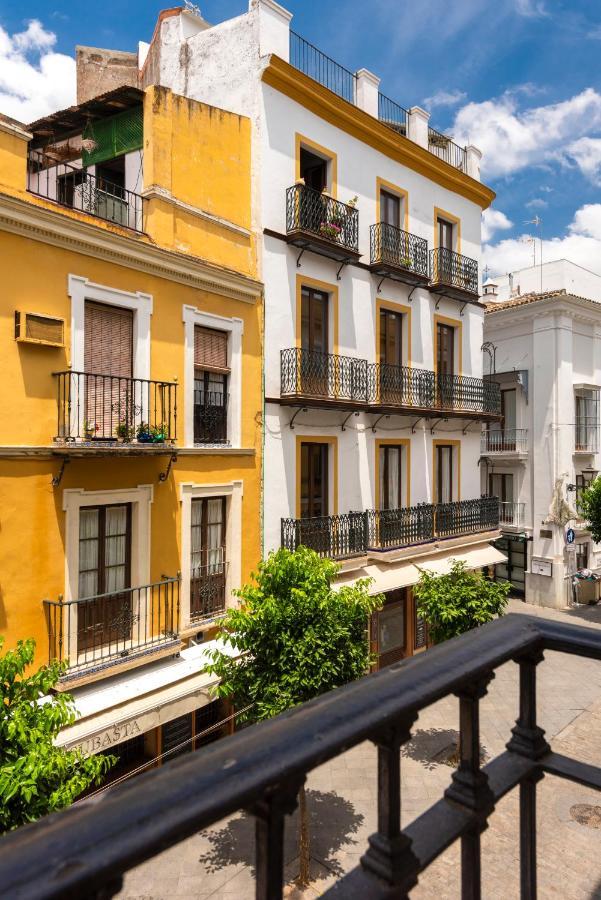 Cathedral Luxury Studio, Swimming Pool And Cathedral Views Sevilla Exteriör bild